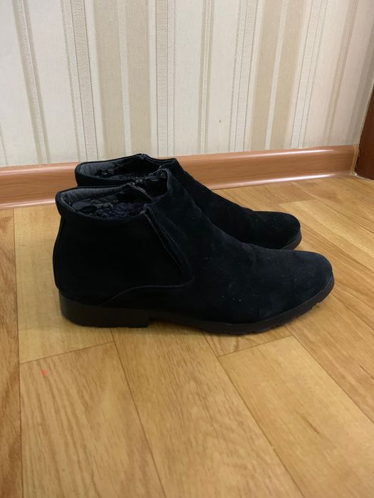 Зимние замшевые ботинки