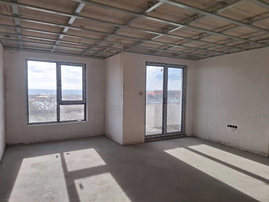 Тристаен апартамент ж.к. 'Владислав Варненчик'