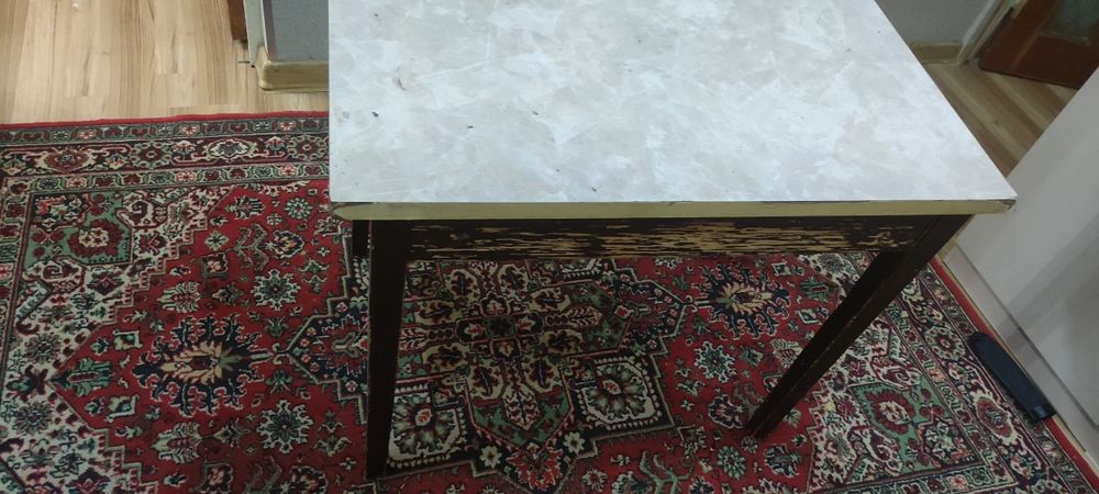 Столы кухонный для маленькой кухни