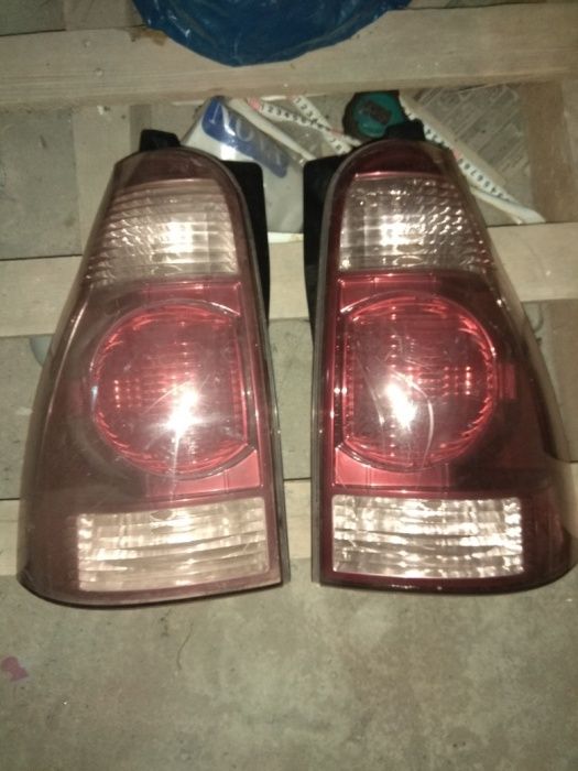 Фонари на авто Тойота форанер