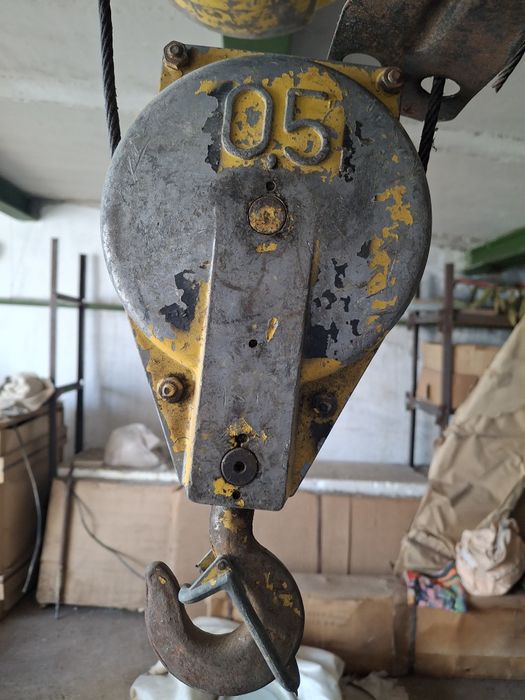 Лебёдка электрическая  советская.