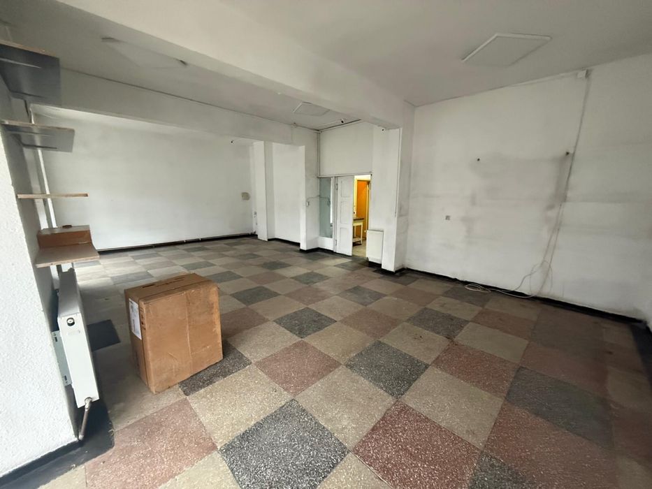 Inchiriez spatiu comercial