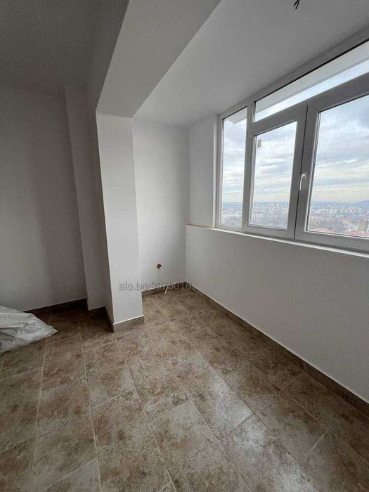 Продава се Тристаен апартамент в Шумен, Център - 65 кв.м за 1805 €/кв.м - Снимка #1