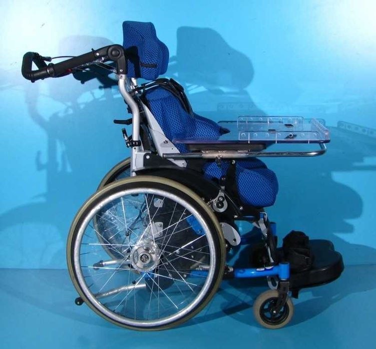 Scaun cu rotile pentru copii Hoggi - latime sezut 26 cm