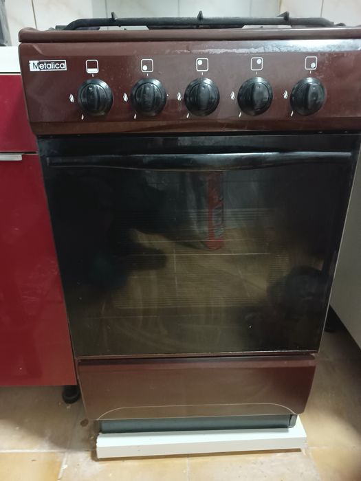 Aragaz Metalica perfect funcțional.