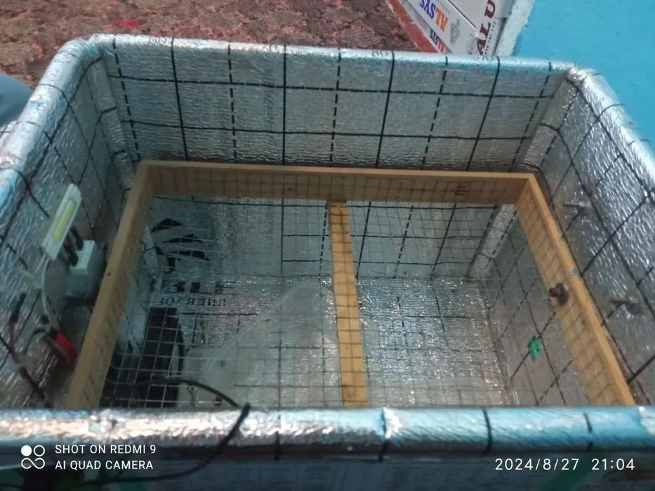 Инкубатор на 60 яиц