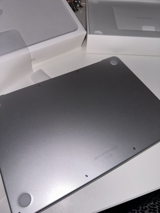 Продаю абсолютно новый Macbook Neo