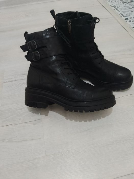 Ayollar qishki oyoq kiyimi