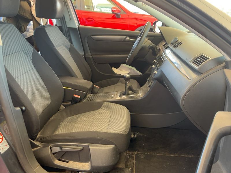 Volkswagen Passat 2.0 TDI Advance BlueMotion Tech 2011