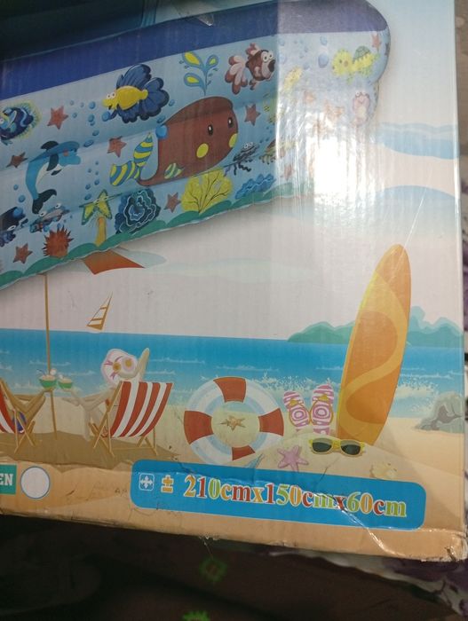 Надувная детский бассейн