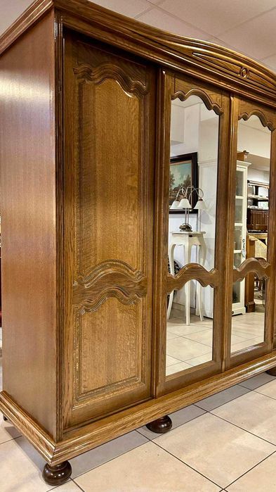 Гардероб от масивно дърво с плъзгащи врати Холандия