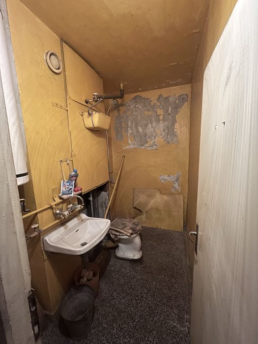 Продава се 3-стаен апартамент