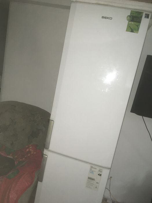 холодильник на ЗАПЧАСТИ