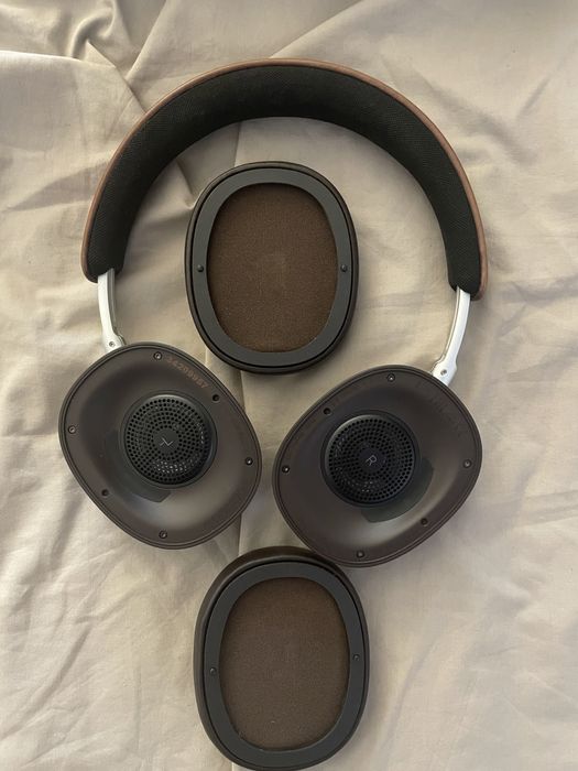 Casti wireless Bang & Olufsen H95 - Berluti edition