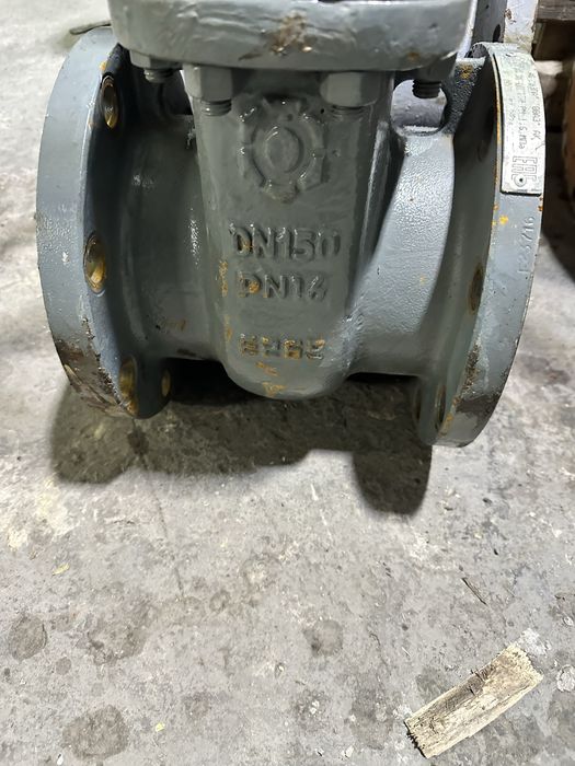 Продам задвижки чугун и сталь от д50-д250 в ассортименте