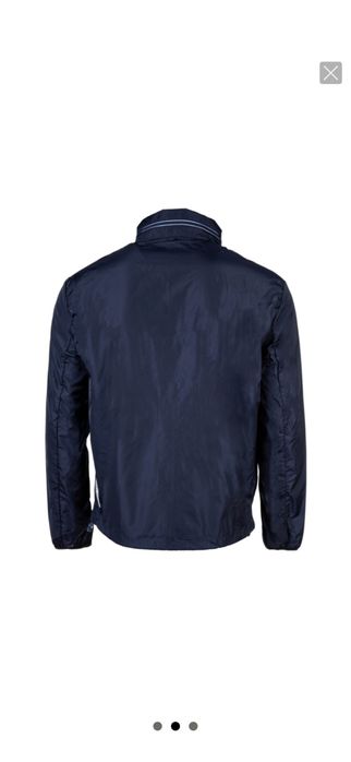 Яке Armani Exchange