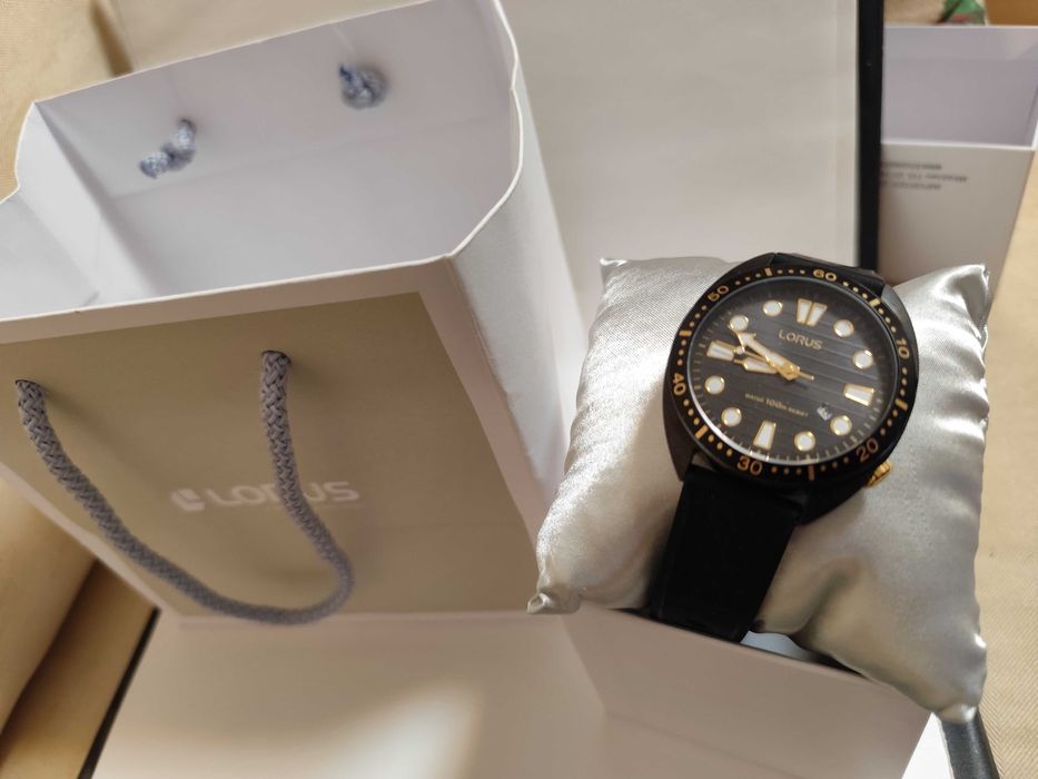 Часовник Lorus RH927LX9