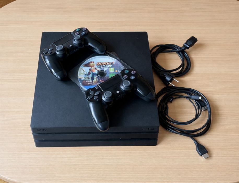 PS 4 pro, 1TB, 2 manete, modabil, jocuri cadou