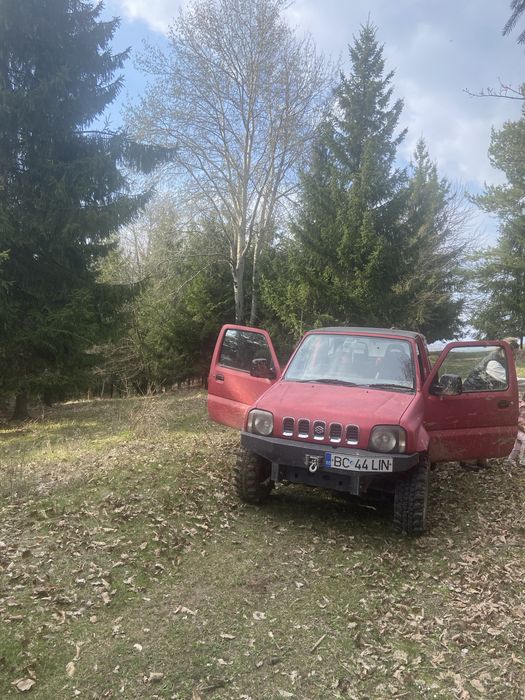 Suzuki Jimny cu volan pe dreapta