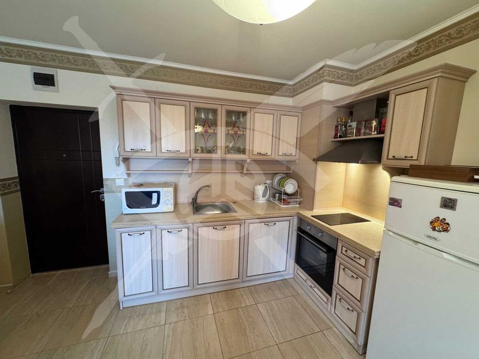 Продава се Тристаен апартамент в София, Хладилника - 82 кв.м за 1659 €/кв.м - Снимка #2