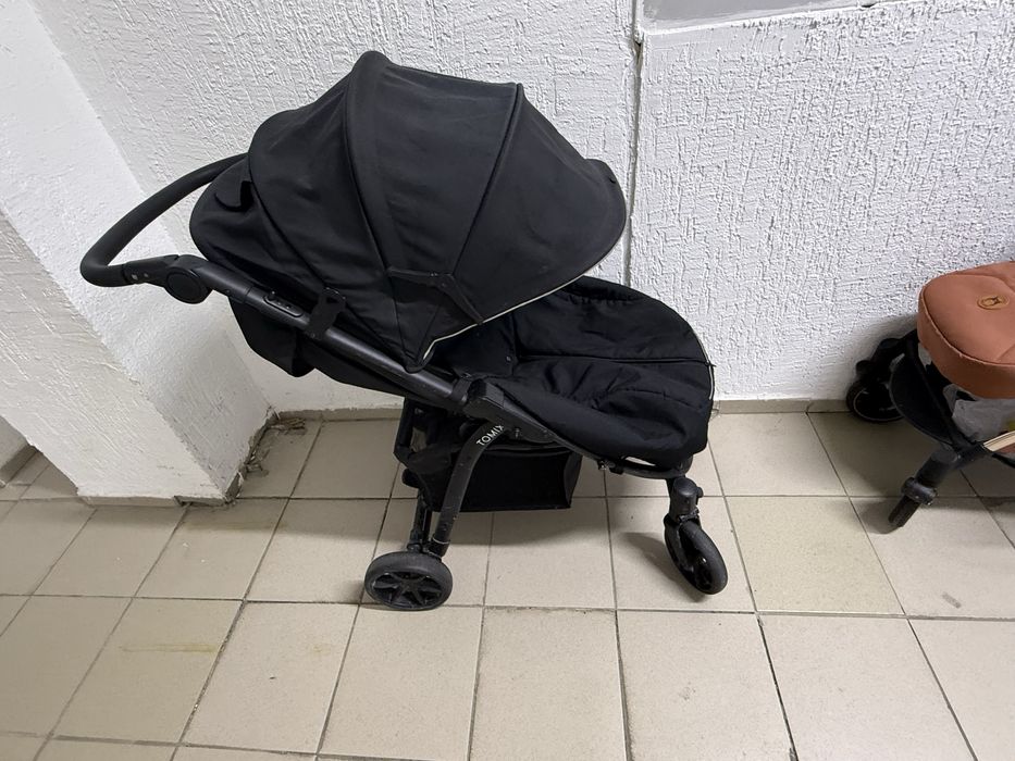 Коляска Tomix прогулочная .