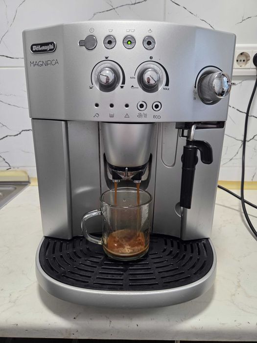 Espressor Automat DeLonghi Magnifica ESAM4200.S Aparat cu Cafea Boabe