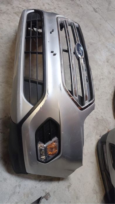 Bara fata Ford Kuga 2017