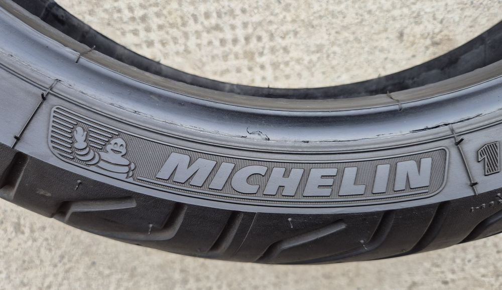 O bucată 120/70 R16 M/C 57S Michelin City Grip 2