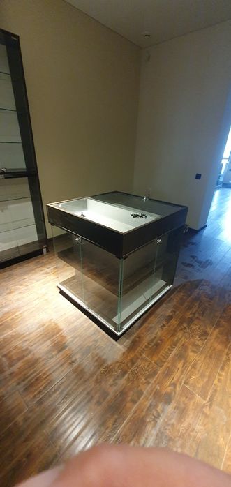 Продам мебель выстовочное