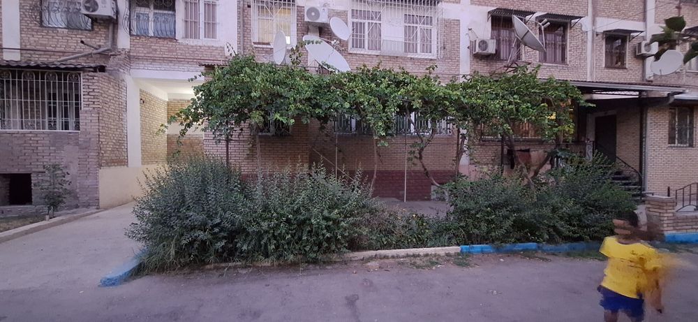 Продаётся 4/1/4  3 переделанная в 4-х комнатная квартира  115 кв метр.