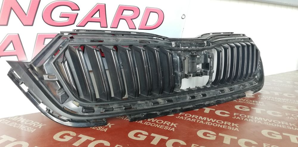 2 броя Радиаторна решетка Skoda Octavia 4 2020-