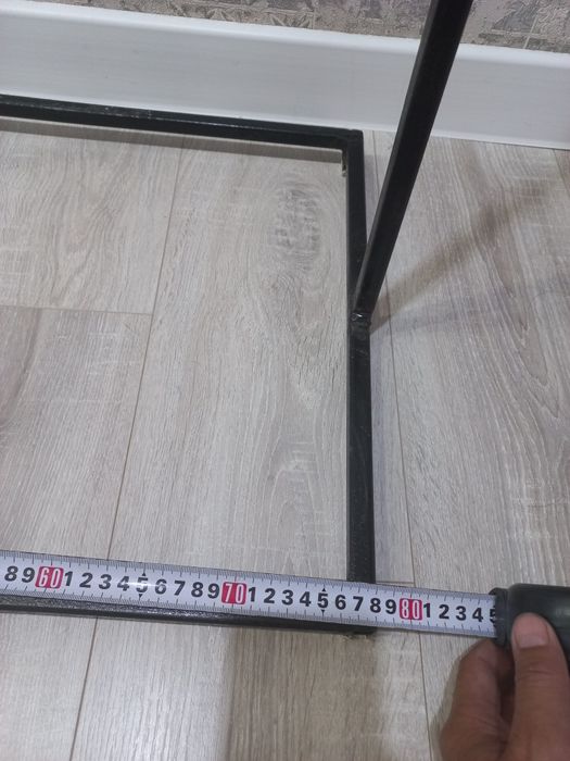 Продам вешалку металлический