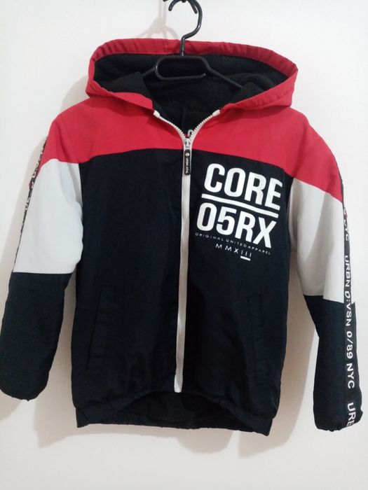 Geaca baiat marimea 140 rezerved