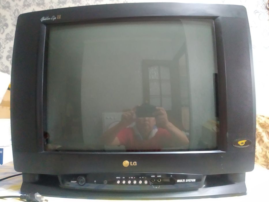 продам телевизор