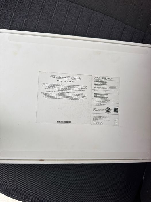 Macbook Pro M3 8gb/ 1 Tb