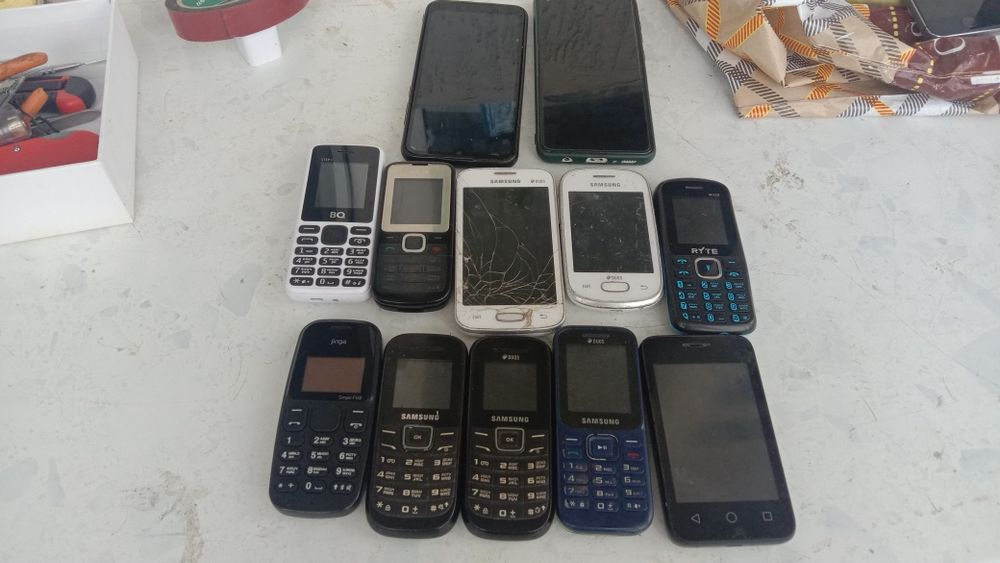 Продам телефон Samsung  J5