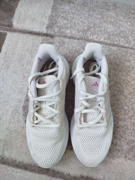 Дамски маратонки Adidas номер 37