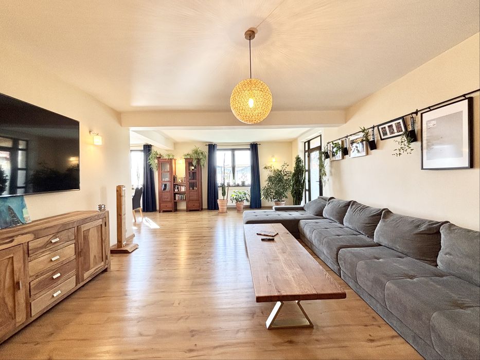 Casa individuala spatiosa 360mp + teren 1022mp in Sanandrei