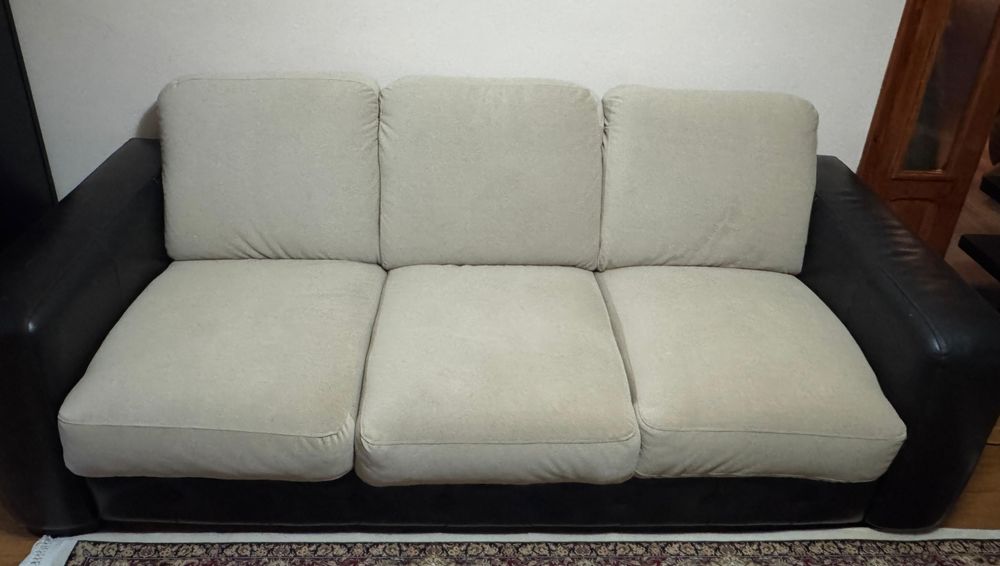 Vanzare set canapea cu 2 fotolii