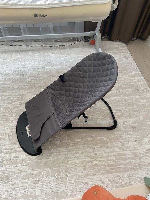 Продам манеж, в подарок отдам шезлонг