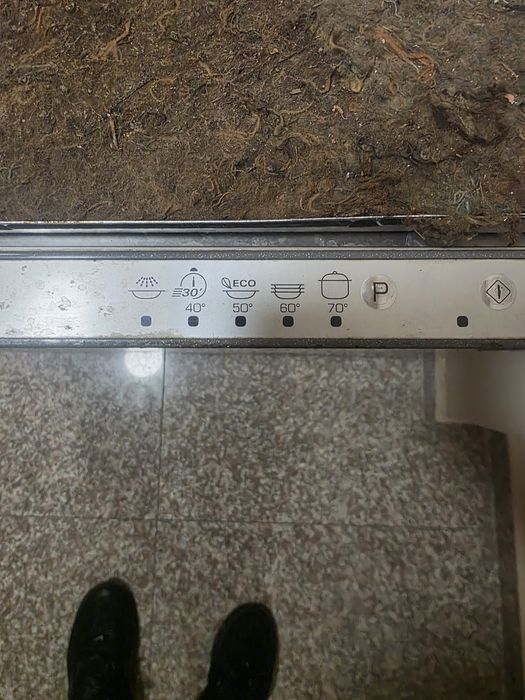 Съдомиялна за вграждане Whirlpool A++ 14 комплекта