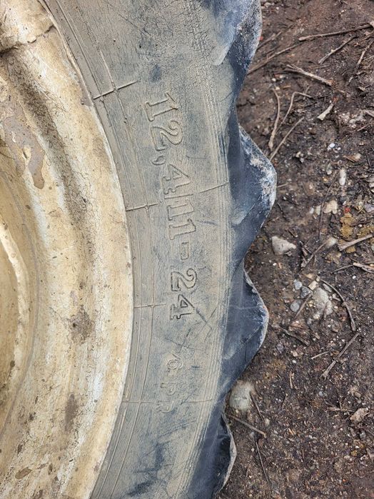 Vand cauciucuri 12,4/11-24,semanatoare SPC 4,plug 3 tripite Overum