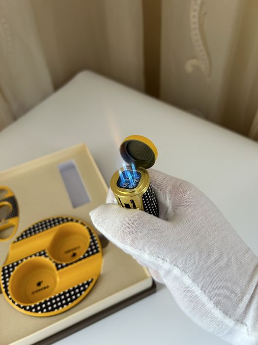 Комплект Cohiba – запалка с 4 пламъка, пънч, ножче и пепелник за пури