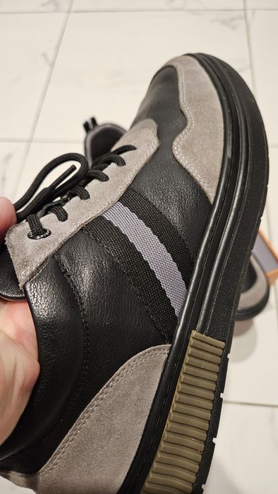 Продам осеннию обувь