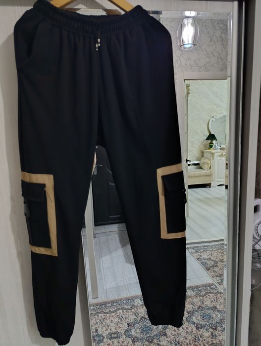 Спортивный костюм. Ткань лёгкая. 48-50 размер. Один раз одели. 120 тыс