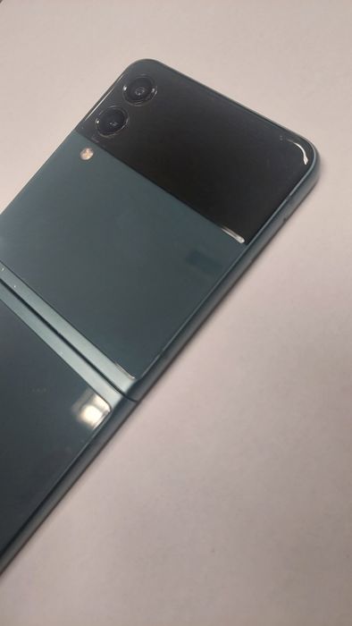 Samsung Z Flip 3  5G 128GB Без Кутия и Гаранция