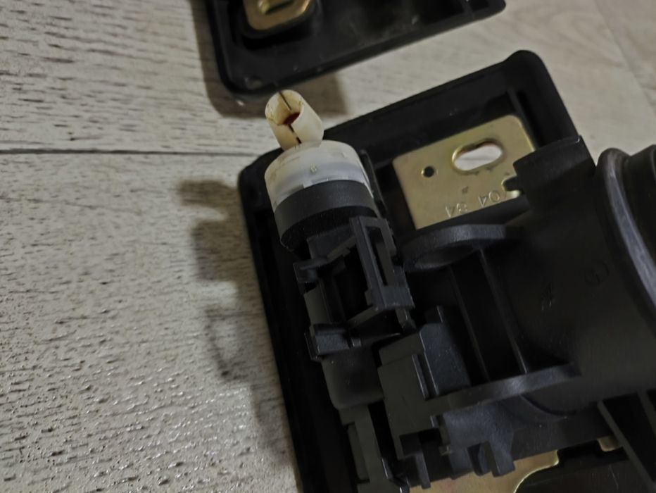 Замок багажника Мерседес 124 / 202 /190