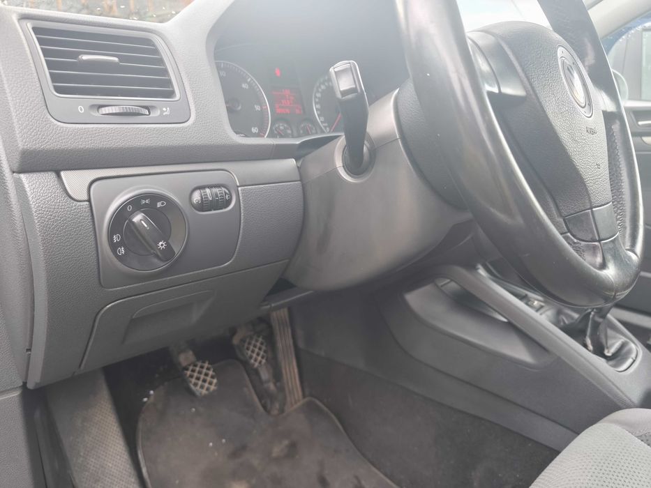 Продавам Golf 5 1.9 TDI