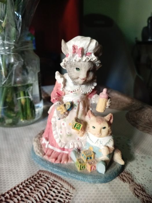Figurina cu pisica, mama și pui, achiziționat din America, de colecție