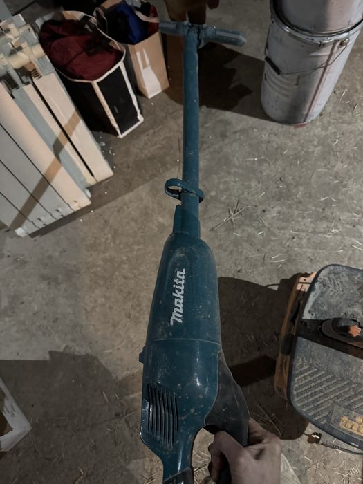 Пылесос макита.